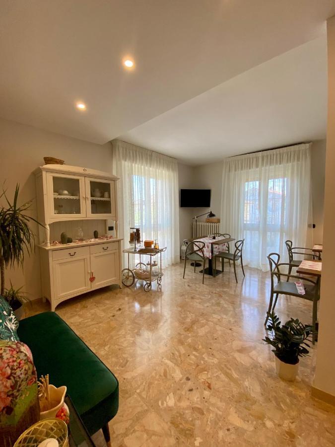 A Due Passi B&B Citta Sant'Angelo Exterior photo